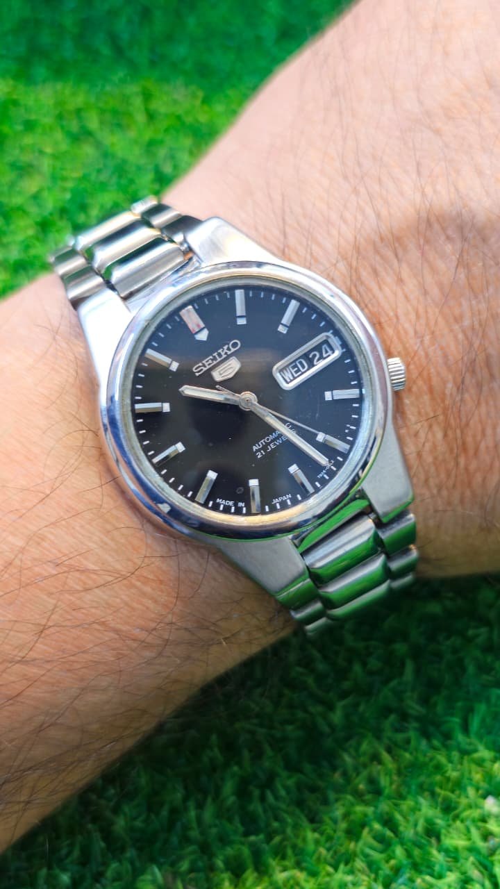 WhatsApp Image 2026-01-16 at 6.15.30 PM (1) Seiko 5 Automatic 7s26 caliber 21-jewels japan made watch for Men's (Used) - Image 2