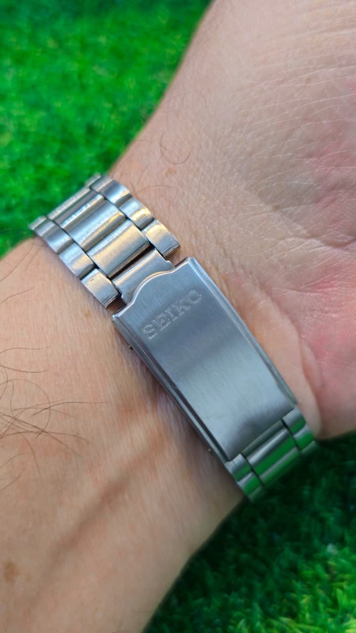 WhatsApp Image 2026-01-16 at 6.21.32 PM 1980s Seiko 5 Automatic 7s26 caliber 21-jewels japan made watch for Men's (Used) - Image 3