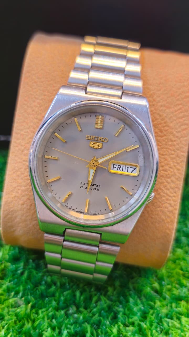 WhatsApp Image 2026-01-16 at 6.23.02 PM 1980s Seiko 5 Automatic 7s26 caliber 21-jewels japan made watch for Men's (Used) - Image 1