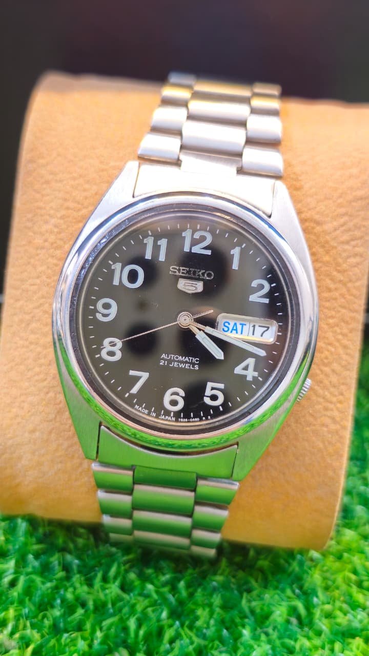 WhatsApp Image 2026-01-16 at 6.24.49 PM 1980s Seiko 5 Automatic 7s26 caliber 21-jewels japan made watch for Men's (Used) - Image 1