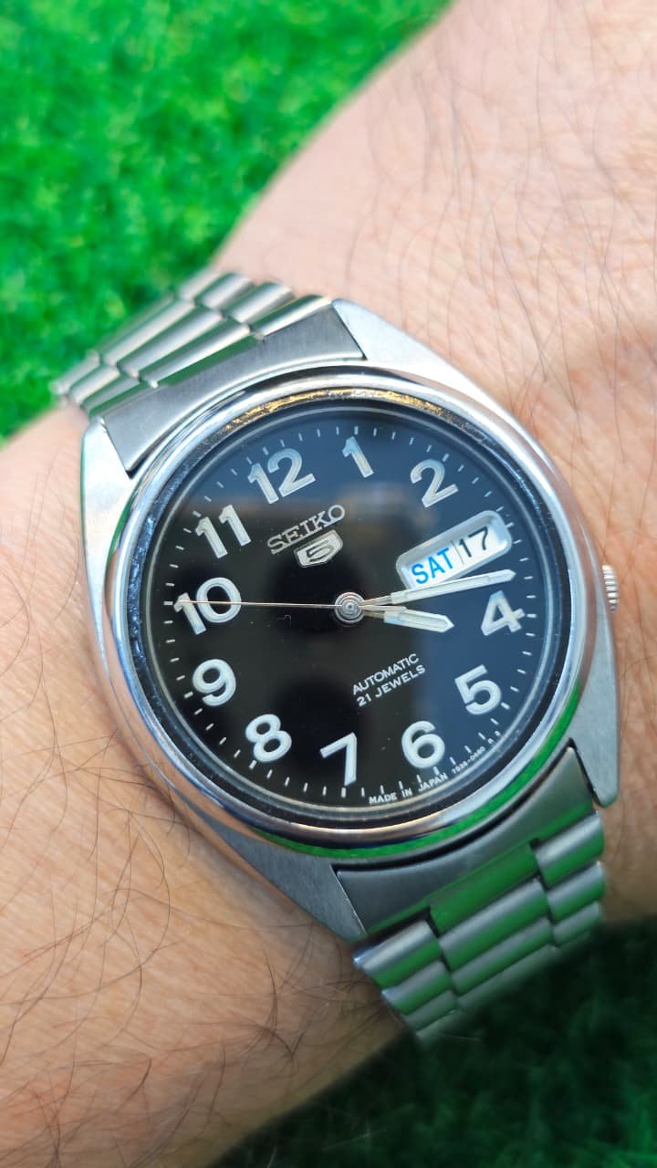 WhatsApp Image 2026-01-16 at 6.24.50 PM (1) 1980s Seiko 5 Automatic 7s26 caliber 21-jewels japan made watch for Men's (Used) - Image 2