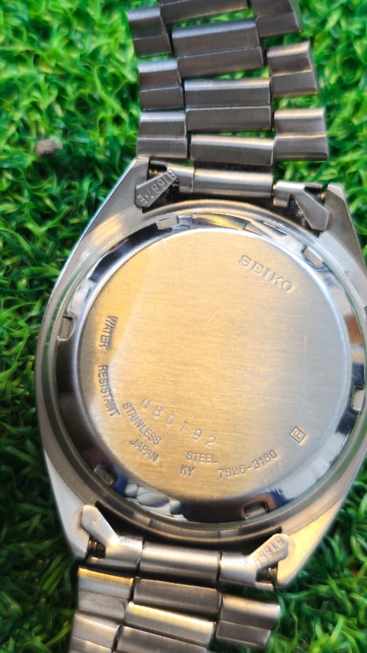 WhatsApp Image 2026-01-16 at 6.24.50 PM 1980s Seiko 5 Automatic 7s26 caliber 21-jewels japan made watch for Men's (Used) - Image 4