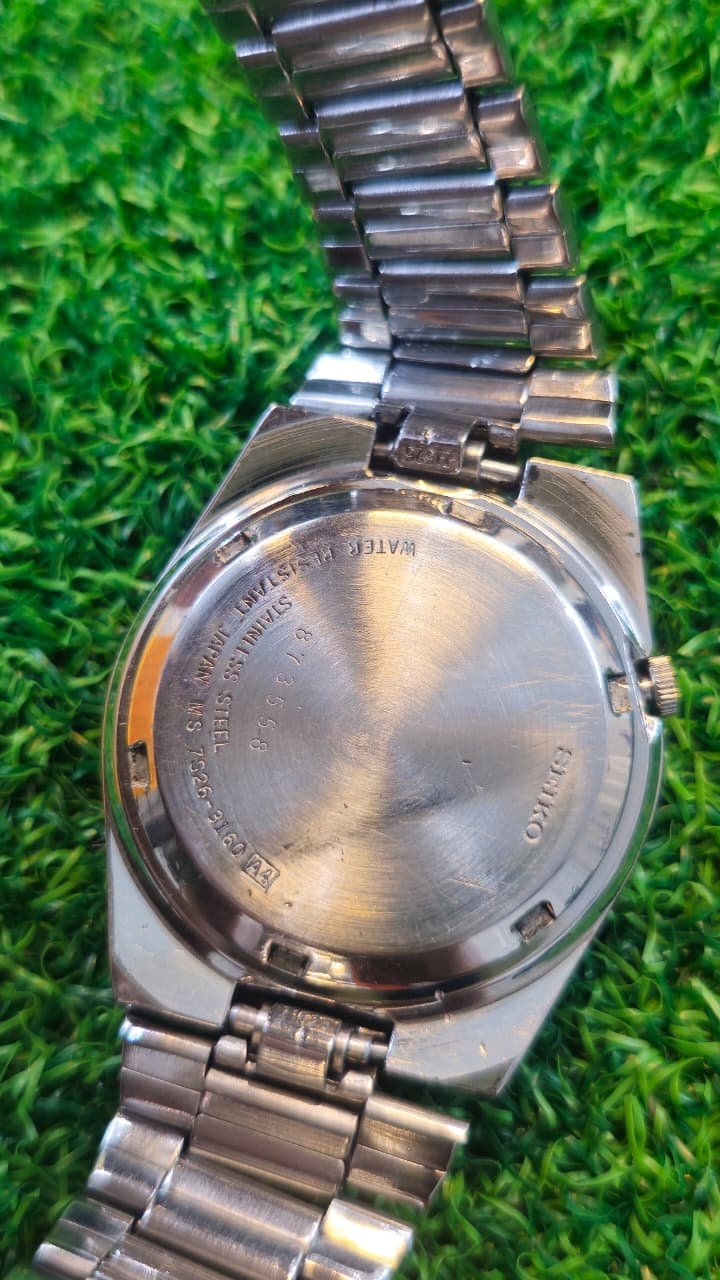 WhatsApp Image 2026-01-16 at 6.48.20 PM (1) 1980s Seiko 5 Automatic 7s26 caliber 21-jewels White Railway dial japan made watch for Men's (Used) - Image 4