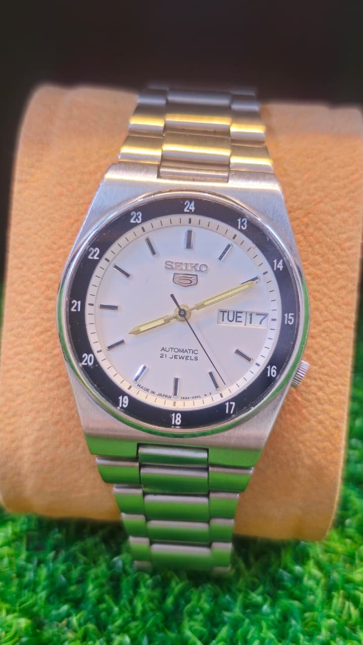 WhatsApp Image 2026-01-16 at 6.48.20 PM 1980s Seiko 5 Automatic 7s26 caliber 21-jewels White Railway dial japan made watch for Men's (Used) - Image 1