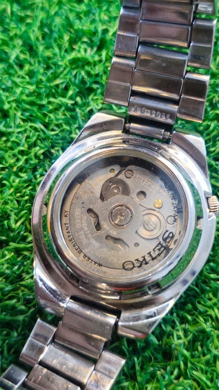 WhatsApp Image 2026-01-17 at 10.04.00 AM Seiko 5 Automatic 7s26 caliber 21-jewels japan made watch for Men's (Used) - Image 4