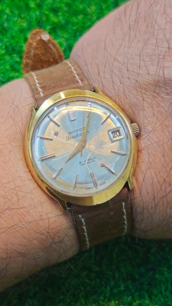 WhatsApp Image 2026-01-19 at 4.29.44 PM Vintage 1960s ROYCE Leadership Handwind 21-Jewels Switzerland 🇨🇭 made Men's watch(Used) - Image 2