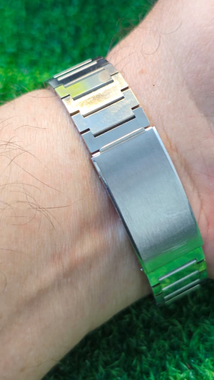 WhatsApp Image 2026-01-19 at 6.13.07 PM Vintage 1970s Caravelle Automatic Switzerland 🇨🇭 made Men's watch (Used) - Image 3