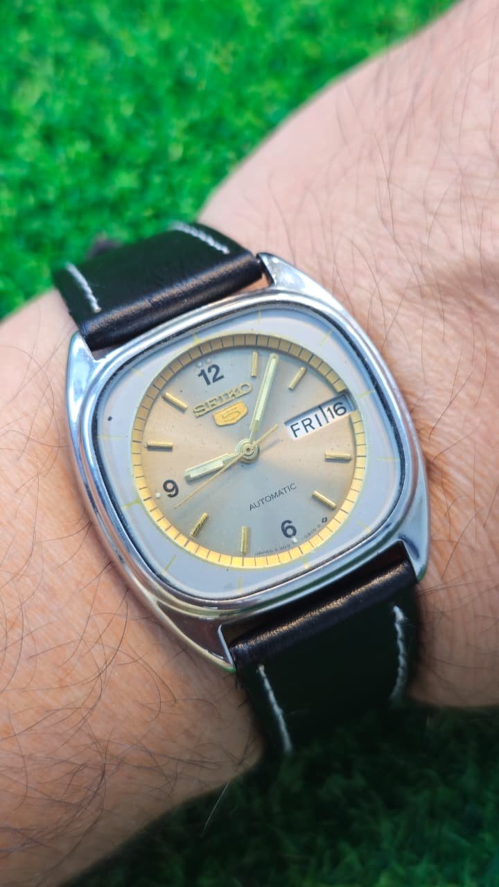 WhatsApp Image 2026-01-20 at 11.09.17 AM (1) 1960s Seiko 5 Automatic 6309 caliber 21-jewels japan made watch for Men's (Used) - Image 2