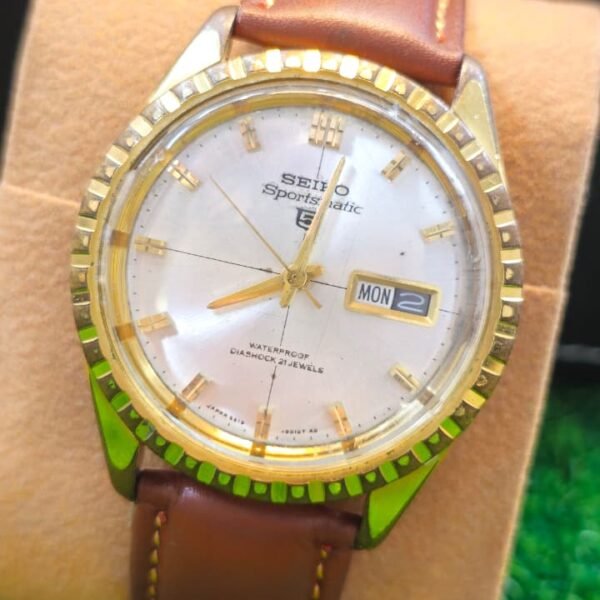 Vintage 1960s Seiko 5 Sportsmatic Diashock  Automatic 6619 caliber 21-jewels JDM japan made watch for Men's (Used)