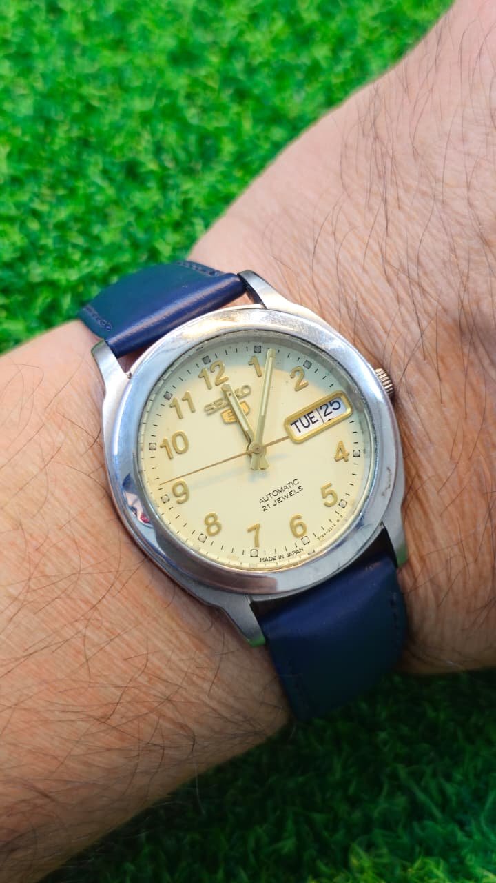 WhatsApp Image 2026-01-20 at 11.27.44 AM (1) Seiko 5 Automatic 7s26 caliber 21-jewels japan made watch for Men's (Used) - Image 2