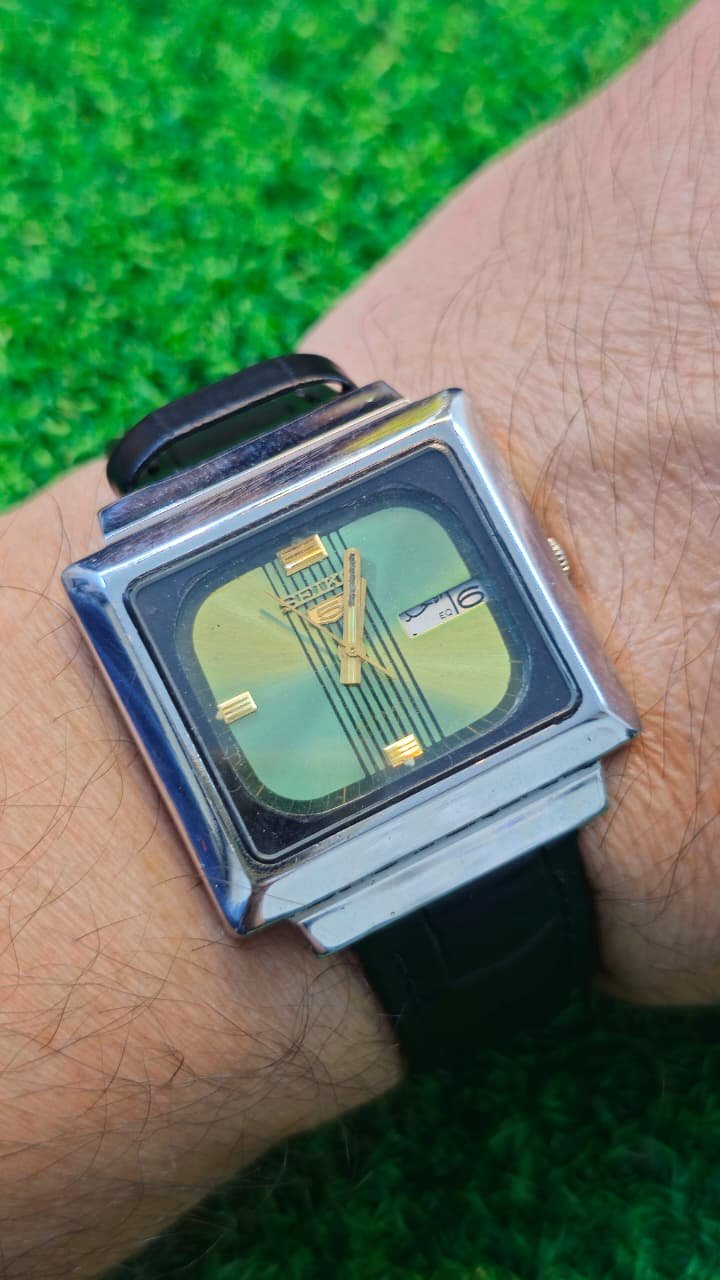 WhatsApp Image 2026-01-20 at 11.29.11 AM (1) 1960s Seiko 5 Automatic 6349 caliber 23-jewels JDM japan made watch for Men's (Used) - Image 2