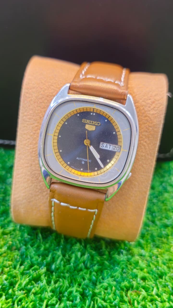 WhatsApp Image 2026-01-20 at 11.47.55 AM 1960s Seiko 5 Automatic 6309 caliber 21-jewels JDM japan made watch for Men's (Used) - Image 1