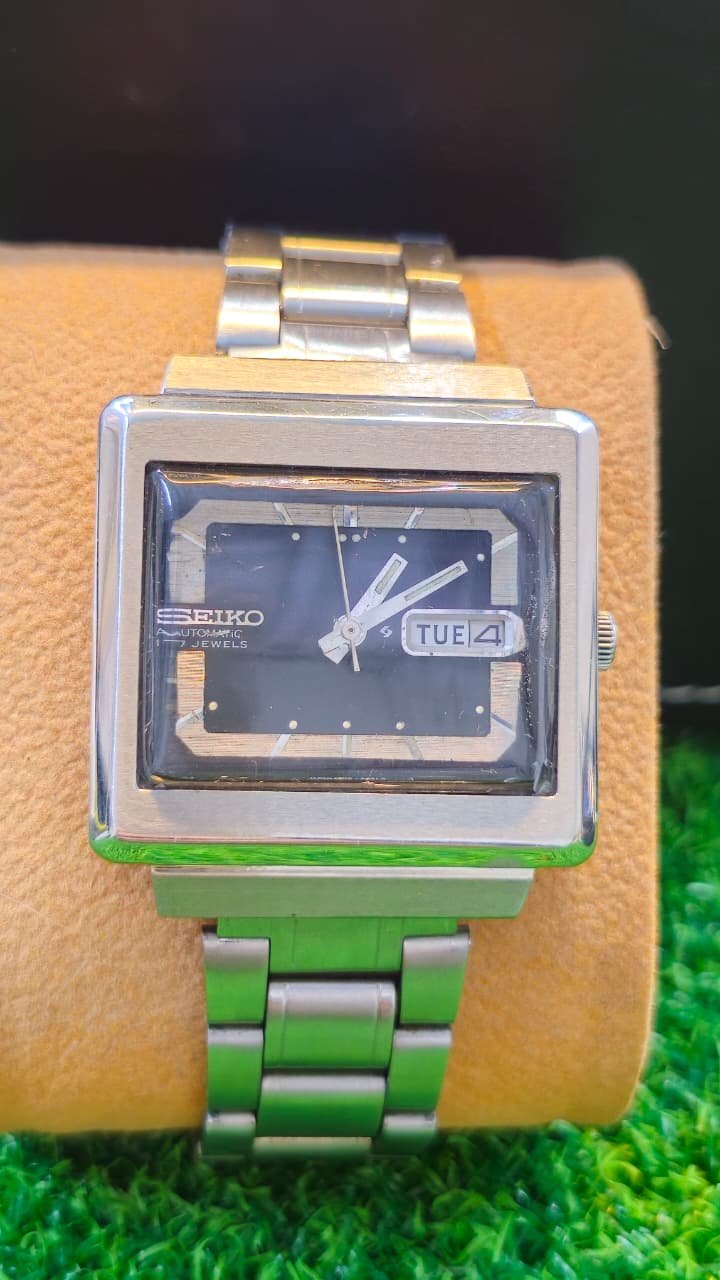 WhatsApp Image 2026-01-20 at 12.08.15 PM Vintage 1960s Seiko 5 Automatic 6309 caliber 21-jewels TV dial japan made watch for Men's (Used) - Image 1
