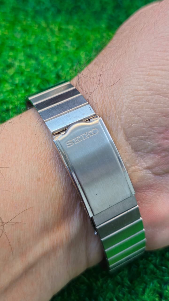 WhatsApp Image 2026-01-20 at 12.11.30 PM Vintage 1960s Seiko 5 Automatic 6309 caliber 21-jewels TV dial japan made watch for Men's (Used) - Image 3