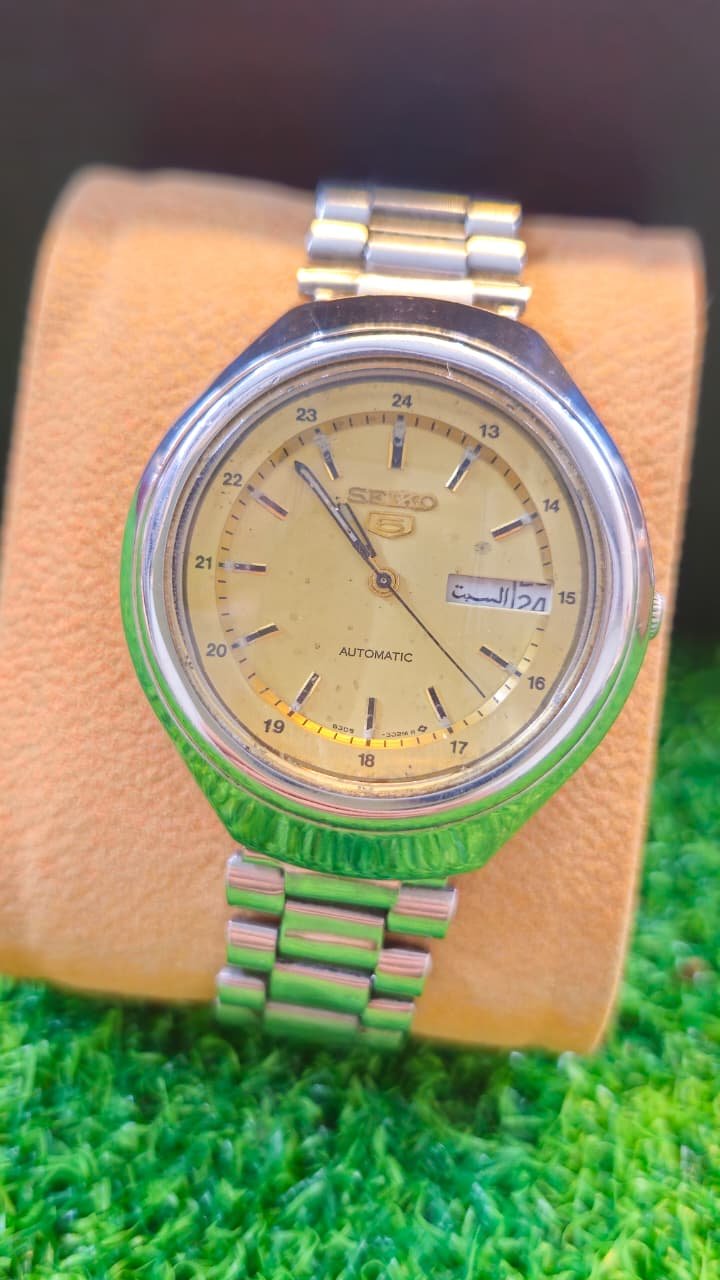 WhatsApp Image 2026-01-20 at 12.18.10 PM Rare & Vintage 1960s Seiko 5 Automatic 6309 caliber 21-jewels JDM Helmet Case japan made watch for Men's (Used) - Image 1