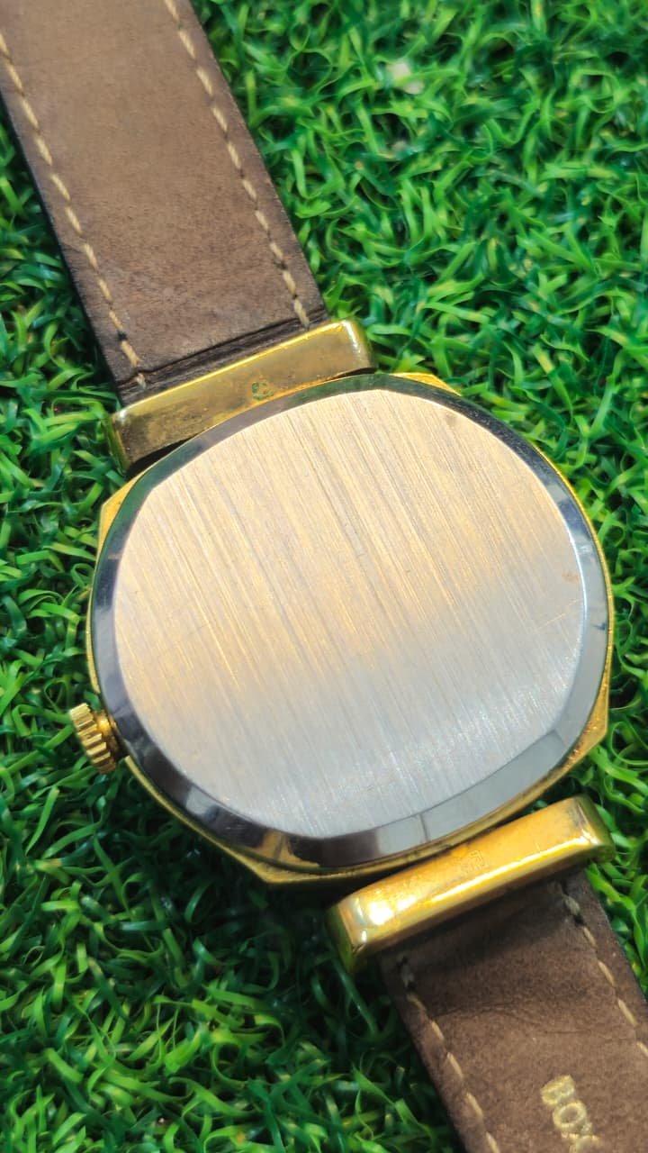 WhatsApp Image 2026-01-20 at 2.24.06 PM (1) Vintage Nina Ricci Switzerland 🇨🇠made Quartz Watch with Saudia Emblem for Ladies (Used) - Image 4