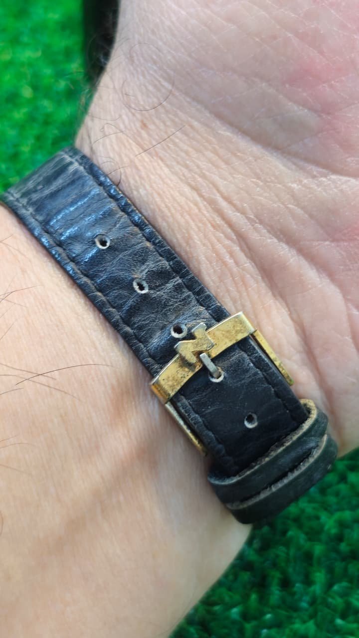 WhatsApp Image 2026-01-20 at 2.24.07 PM (1) Vintage Nina Ricci Switzerland 🇨🇠made Quartz Watch with Saudia Emblem for Ladies (Used) - Image 3