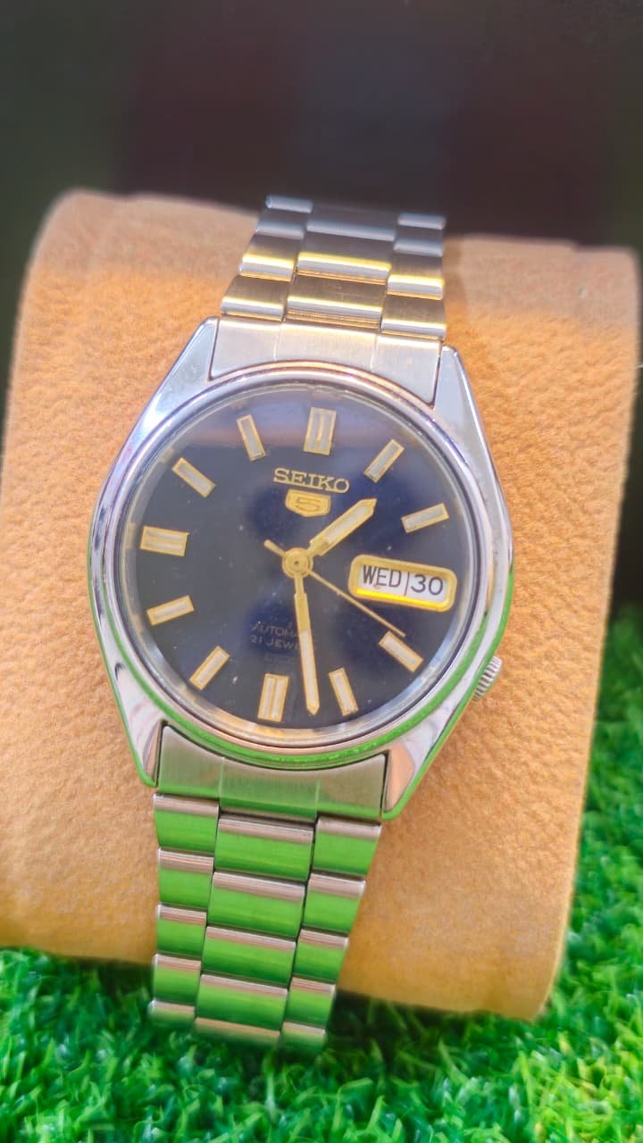 WhatsApp Image 2026-01-20 at 2.42.07 PM 1980s Seiko 5 Automatic 7s26 caliber 21-jewels japan made watch for Men's (Used) - Image 1