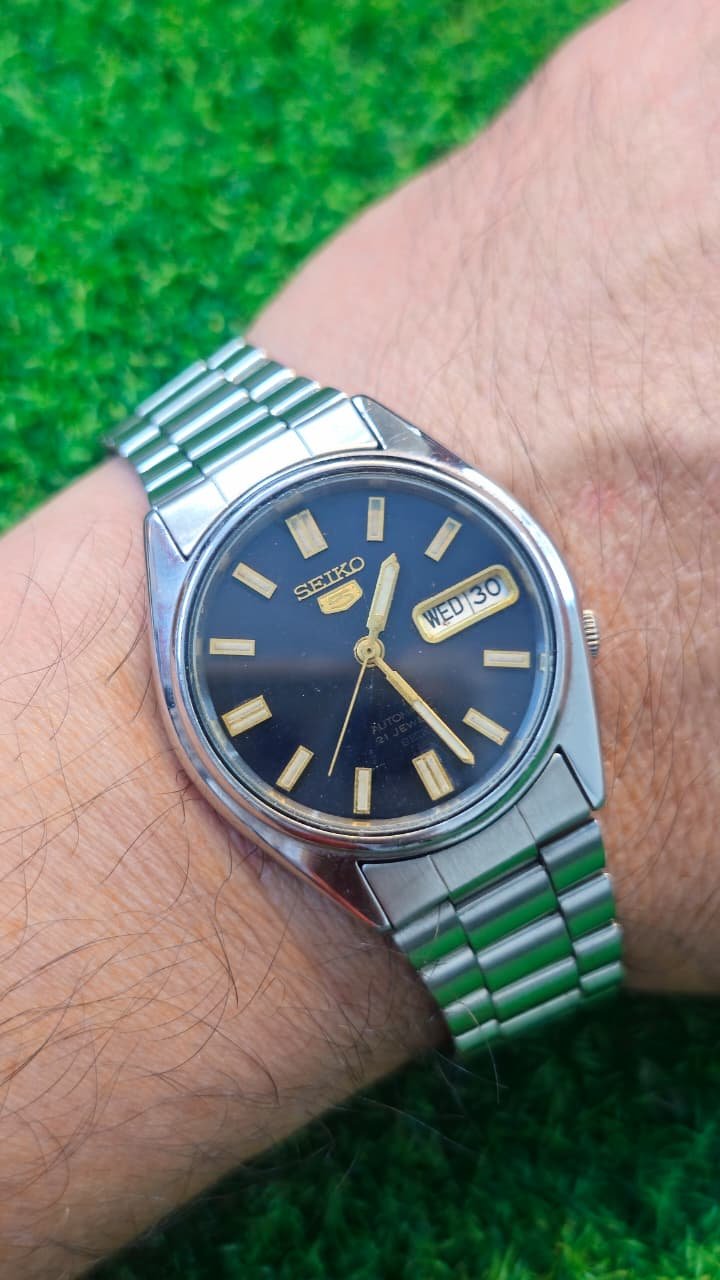 WhatsApp Image 2026-01-20 at 2.42.08 PM 1980s Seiko 5 Automatic 7s26 caliber 21-jewels japan made watch for Men's (Used) - Image 2
