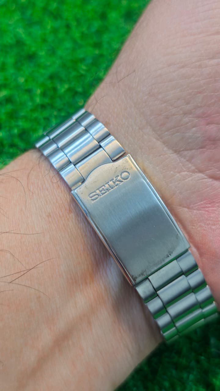 WhatsApp Image 2026-01-20 at 2.42.09 PM 1980s Seiko 5 Automatic 7s26 caliber 21-jewels japan made watch for Men's (Used) - Image 3