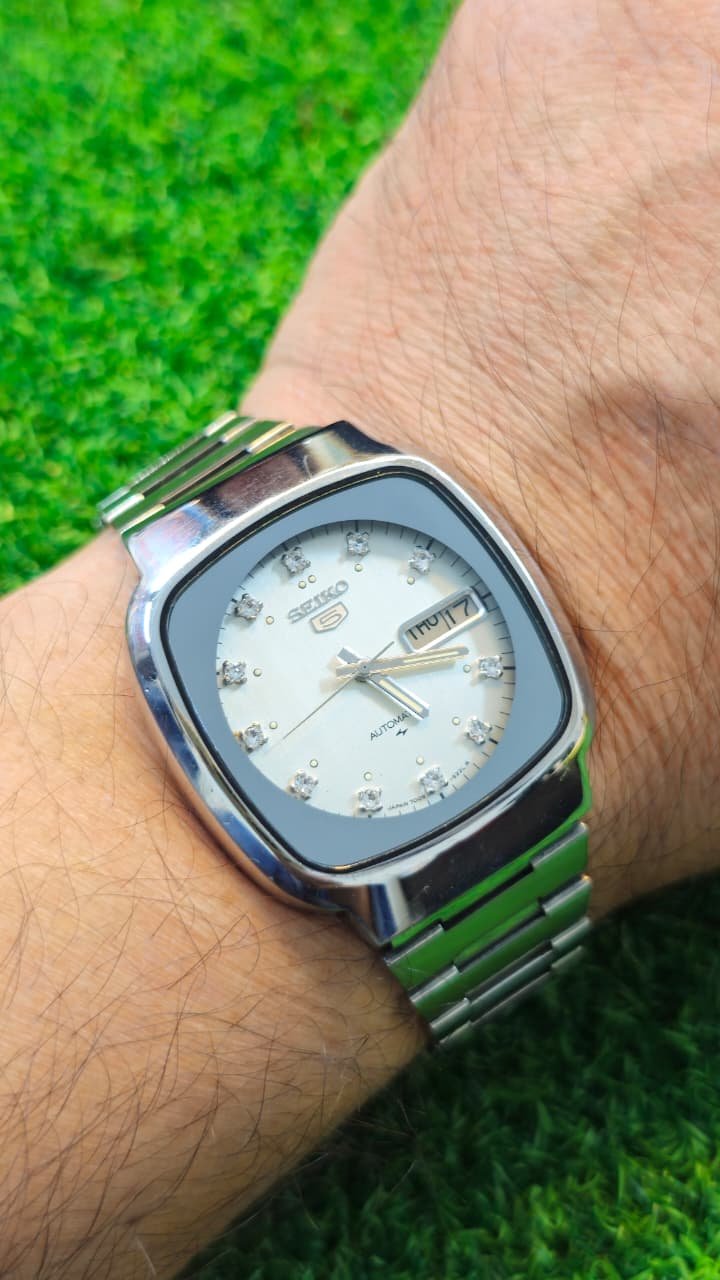 WhatsApp Image 2026-01-20 at 3.07.49 PM (2) 1970s Seiko 5 Automatic 7009 caliber 21-jewels japan made watch for Men's (Used) - Image 2