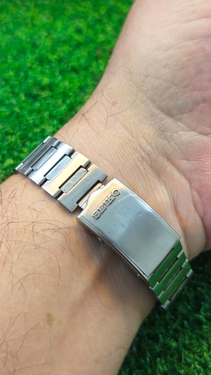 WhatsApp Image 2026-01-20 at 3.07.50 PM 1970s Seiko 5 Automatic 7009 caliber 21-jewels japan made watch for Men's (Used) - Image 3
