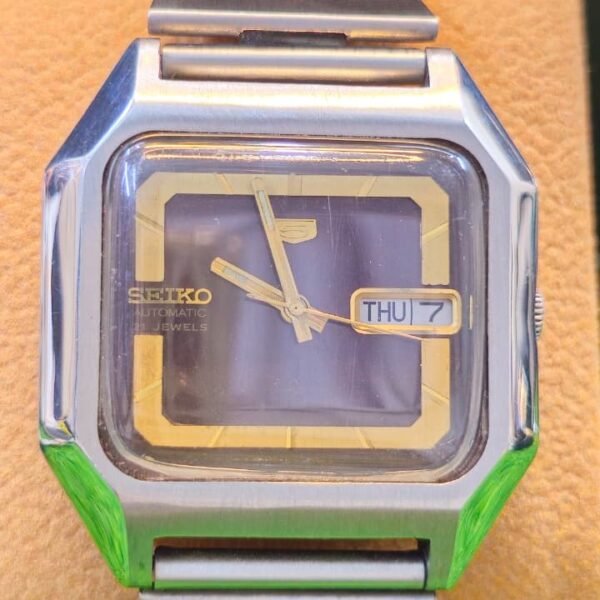 Vintage 1970s Seiko 5  Automatic 7019 caliber 21-jewels TV dial japan made watch for Men's (Used)