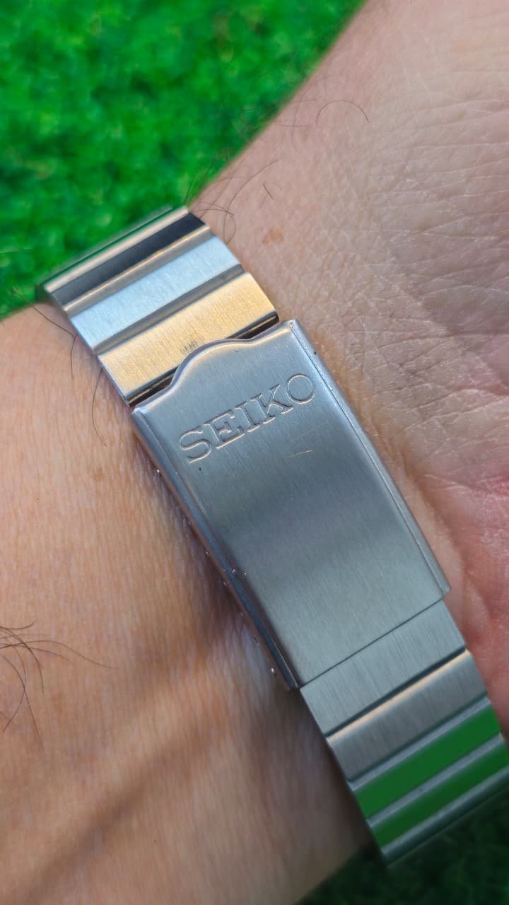 WhatsApp Image 2026-01-20 at 3.10.51 PM (2) Vintage 1970s Seiko 5 Automatic 7019 caliber 21-jewels TV dial japan made watch for Men's (Used) - Image 3