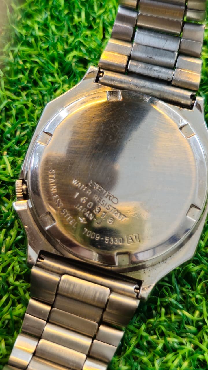 WhatsApp Image 2026-01-20 at 3.15.01 PM (1) Vintage 1970s Seiko 5 Automatic 7009 caliber 21-jewels japan made watch for Men's (Used) - Image 4