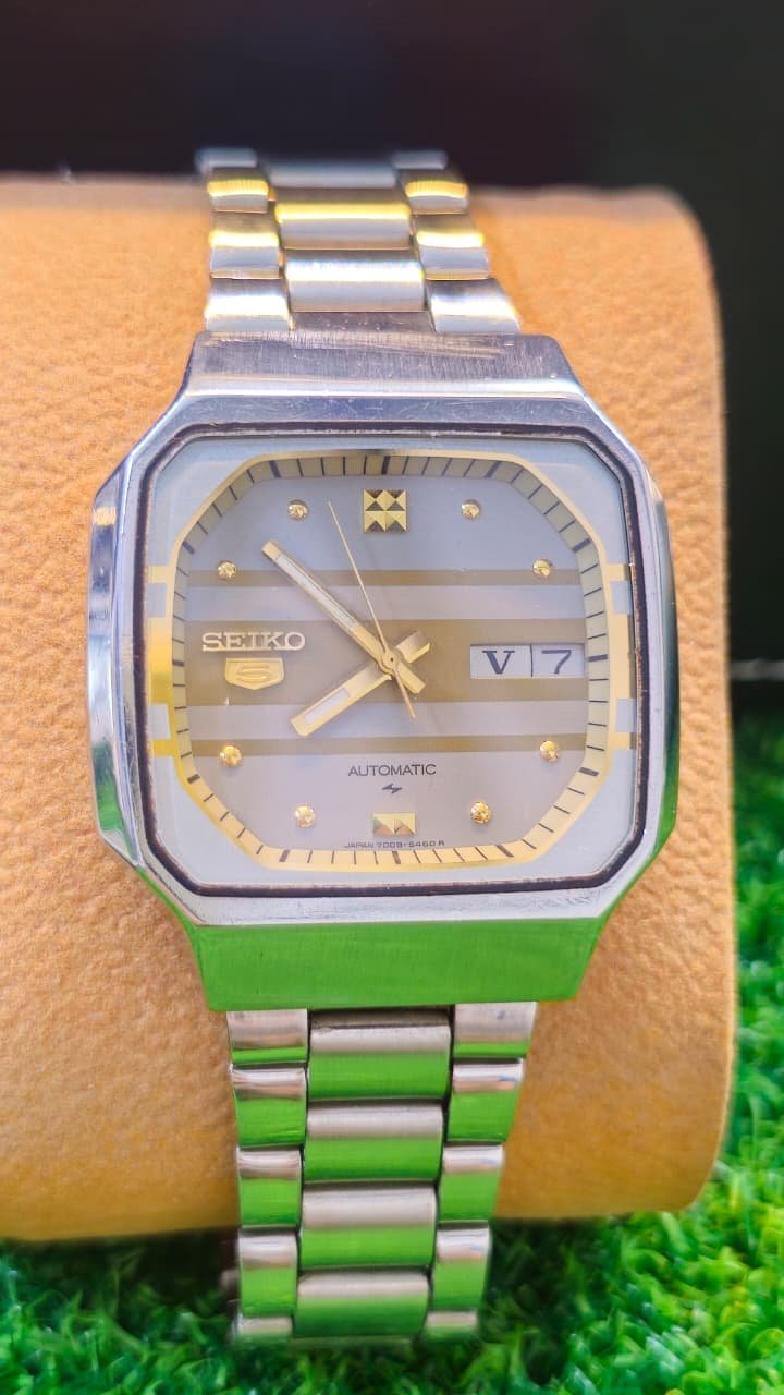 WhatsApp Image 2026-01-20 at 3.15.01 PM Vintage 1970s Seiko 5 Automatic 7009 caliber 21-jewels japan made watch for Men's (Used) - Image 1