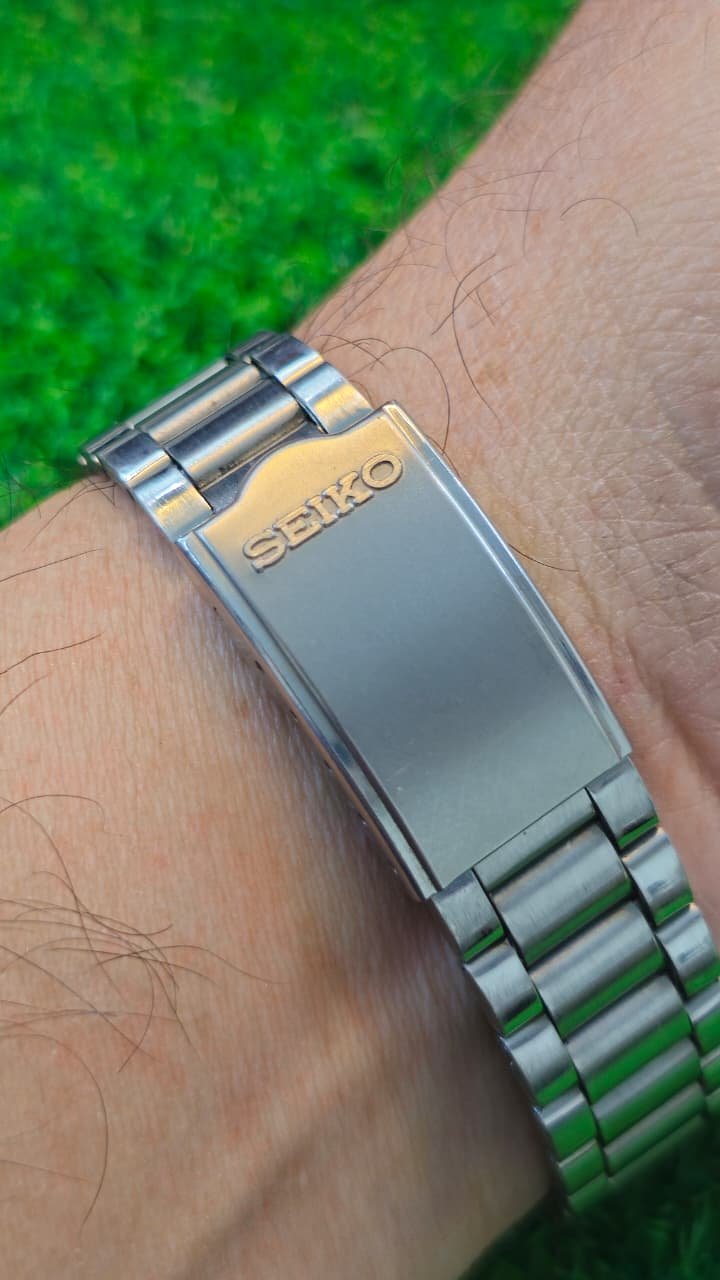 WhatsApp Image 2026-01-20 at 3.15.02 PM (1) Vintage 1970s Seiko 5 Automatic 7009 caliber 21-jewels japan made watch for Men's (Used) - Image 3