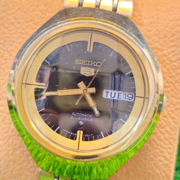 Vintage 1960s Seiko 5  Automatic 6319 caliber 21-jewels Helmet dial For Bikers japan made watch for Men's (Used)