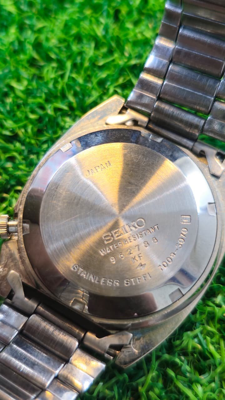 WhatsApp Image 2026-01-20 at 3.35.14 PM (1) 1970s Seiko 5 Automatic 7009 caliber 21-jewels japan made watch for Men's (Used) - Image 4