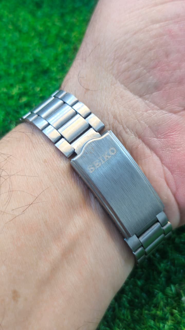 WhatsApp Image 2026-01-20 at 3.35.15 PM (1) 1970s Seiko 5 Automatic 7009 caliber 21-jewels japan made watch for Men's (Used) - Image 3