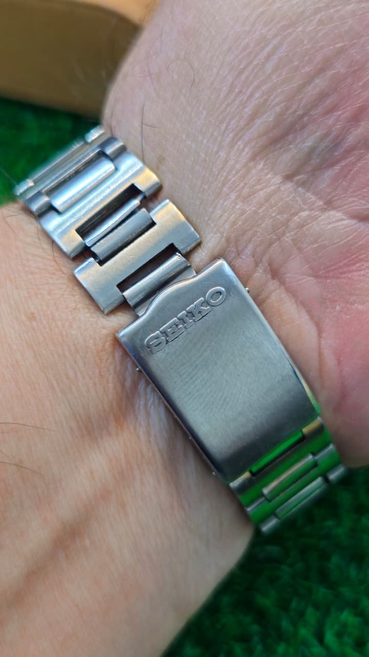 WhatsApp Image 2026-01-20 at 3.36.29 PM (1) 1960s Seiko 5 Automatic 6319 caliber 21-jewels japan made watch for Men's (Used) - Image 3