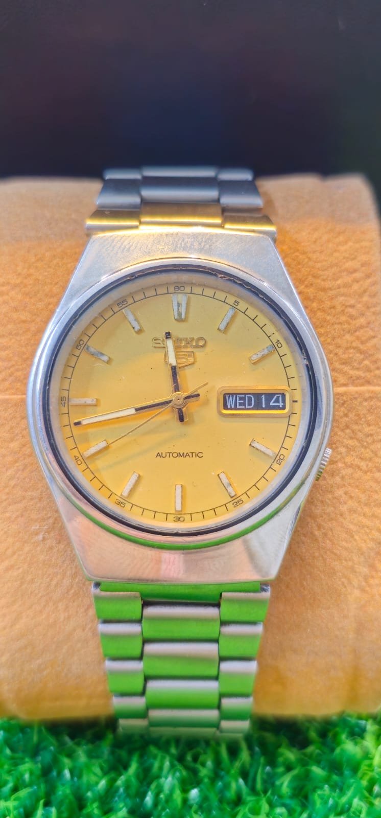 WhatsApp Image 2026-01-20 at 5.05.55 PM 1970s Seiko 5 Automatic 7009 caliber 21-jewels japan made watch for Men's (Used) - Image 1