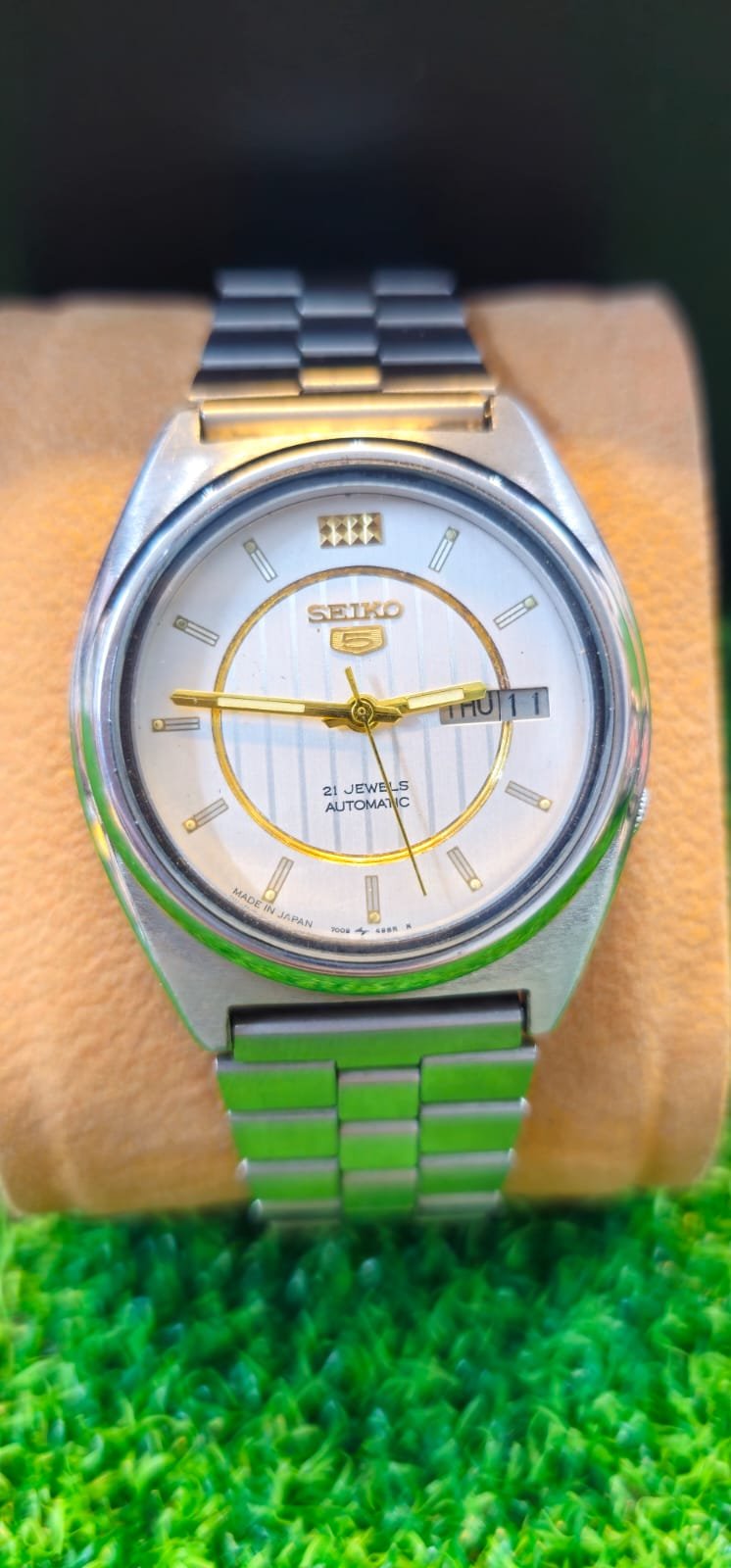 WhatsApp Image 2026-01-20 at 5.07.59 PM 1970s Seiko 5 Automatic 7009 caliber 21-jewels japan made watch for Men's (Used) - Image 1