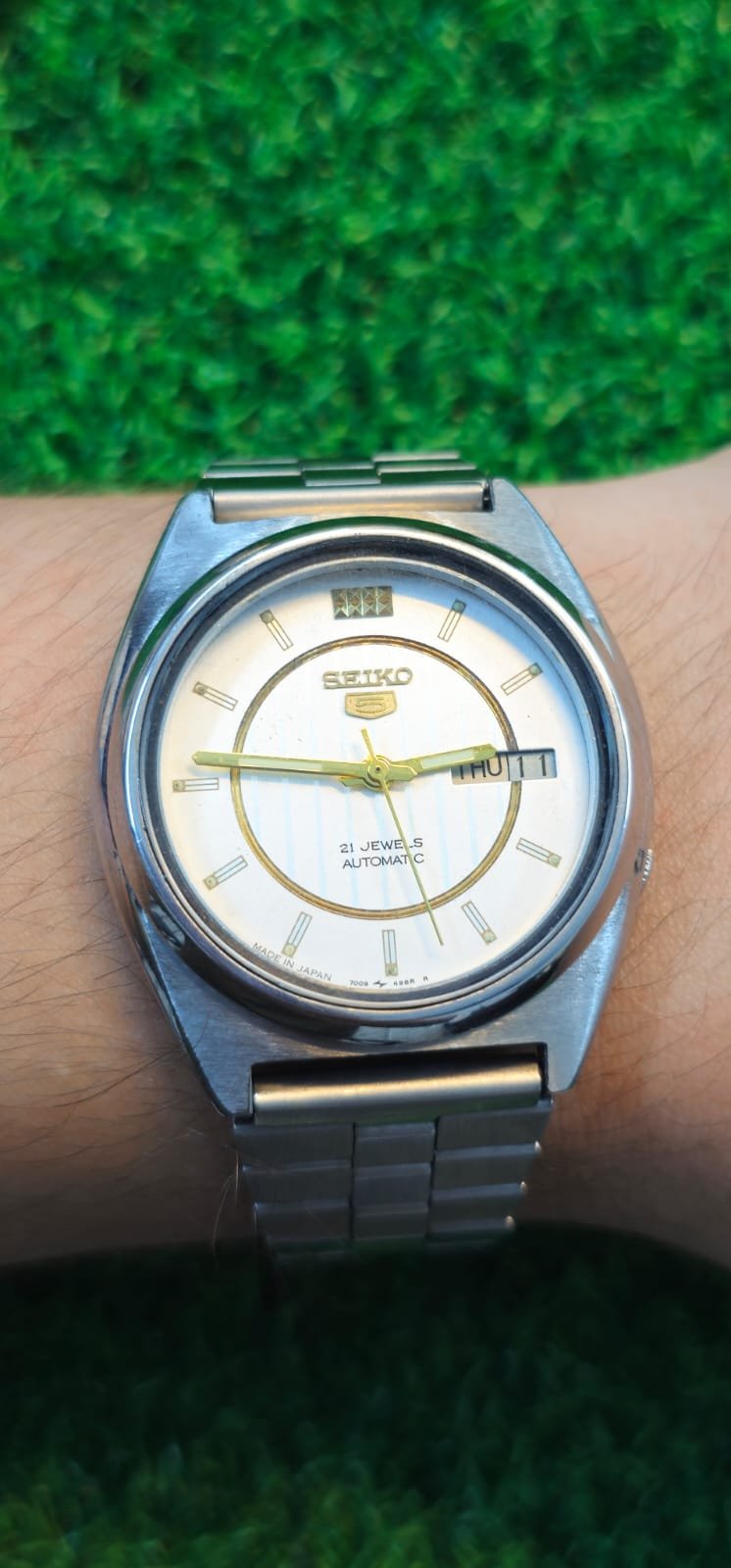 WhatsApp Image 2026-01-20 at 5.08.00 PM (1) 1970s Seiko 5 Automatic 7009 caliber 21-jewels japan made watch for Men's (Used) - Image 2