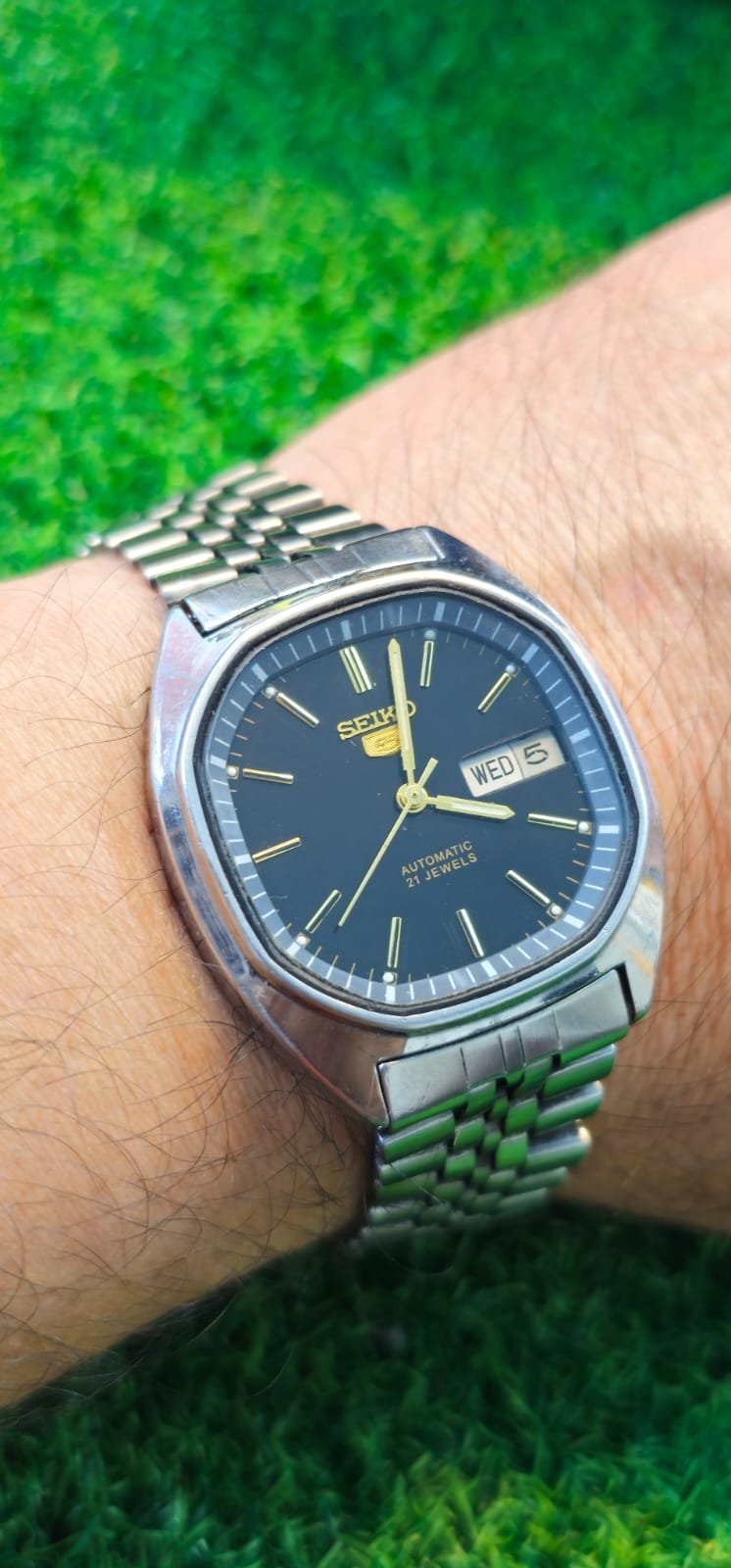 WhatsApp Image 2026-01-20 at 5.11.28 PM (1) 1970s Seiko 5 Automatic 7009 caliber 21-jewels japan made watch for Men's (Used) - Image 2