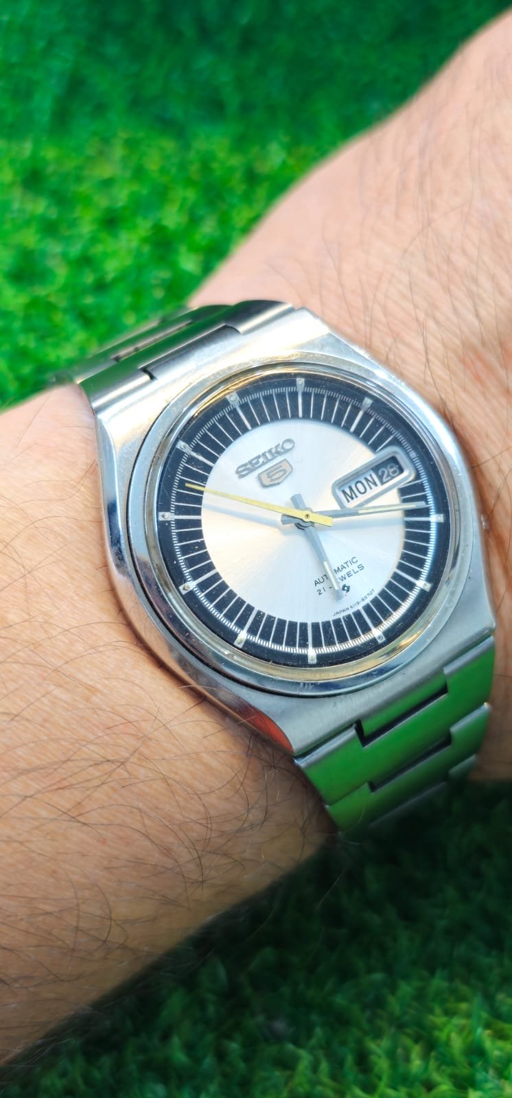 WhatsApp Image 2026-01-20 at 5.17.24 PM Vintage & Rare 1960s Seiko 5 Automatic 6119 caliber 21-jewels japan made watch for Men's (Used) - Image 2