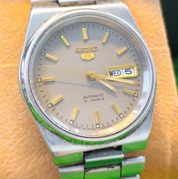 Seiko 5 Automatic 7s26 caliber 21-jewels 37mm dial  japan made watch for Men's (Used)