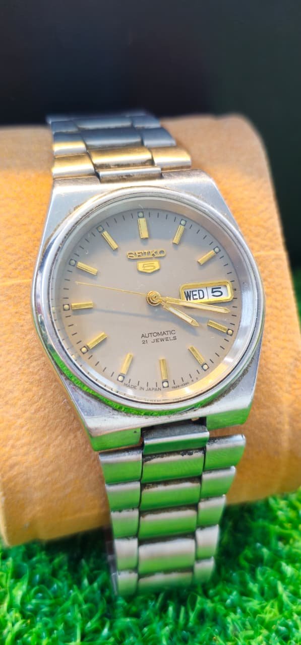 WhatsApp Image 2026-01-20 at 5.20.49 PM Seiko 5 Automatic 7s26 caliber 21-jewels 37mm dial japan made watch for Men's (Used) - Image 1