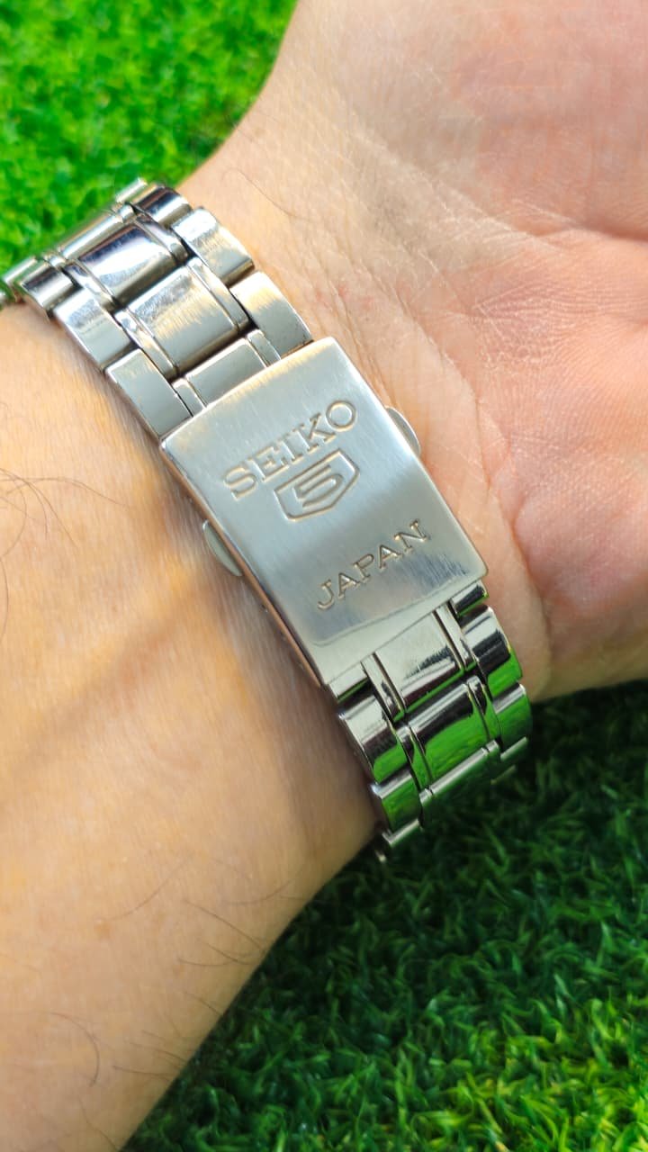 WhatsApp Image 2026-01-21 at 1.25.18 PM (1) Seiko 5 Automatic 7s26 caliber 21-jewels japan made watch for Men's (Used) - Image 3