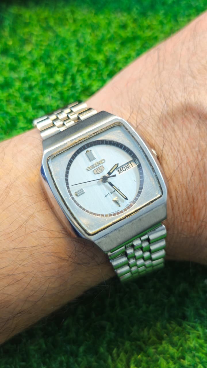 WhatsApp Image 2026-01-21 at 1.51.26 PM 1960s Seiko 5 Automatic 6309 caliber 21-jewels Railway dial japan made watch for Men's (Used) - Image 2