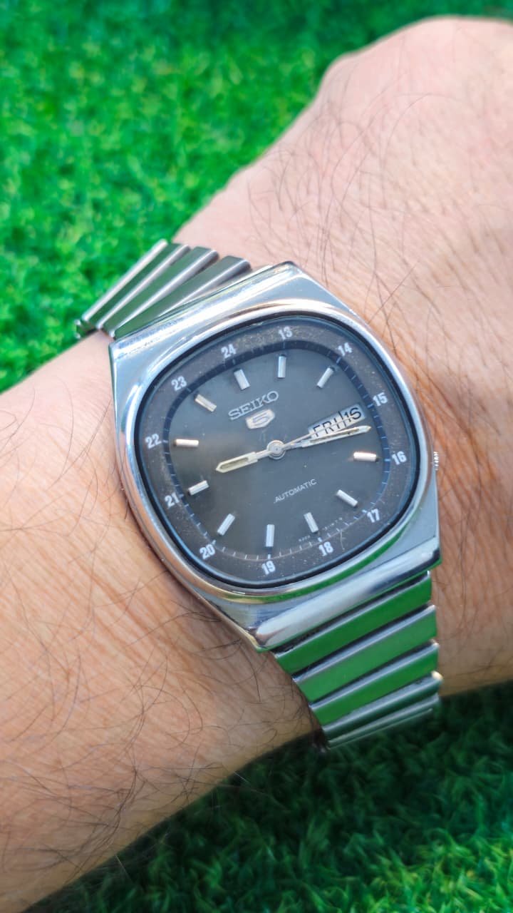 WhatsApp Image 2026-01-21 at 1.53.23 PM (2) 1960s Seiko 5 Automatic 6309 caliber 21-jewels japan made watch for Men's (Used) - Image 2