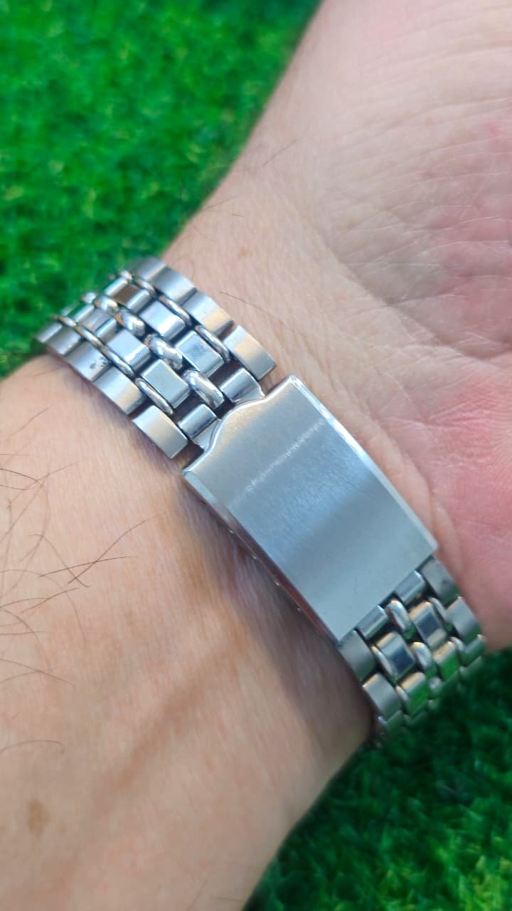 WhatsApp Image 2026-01-21 at 1.59.46 PM (1) Vintage 1970s Seiko Lord Matic (LM) 5506 caliber 23-jewels JDM japan made watch for Men's (Used) - Image 3