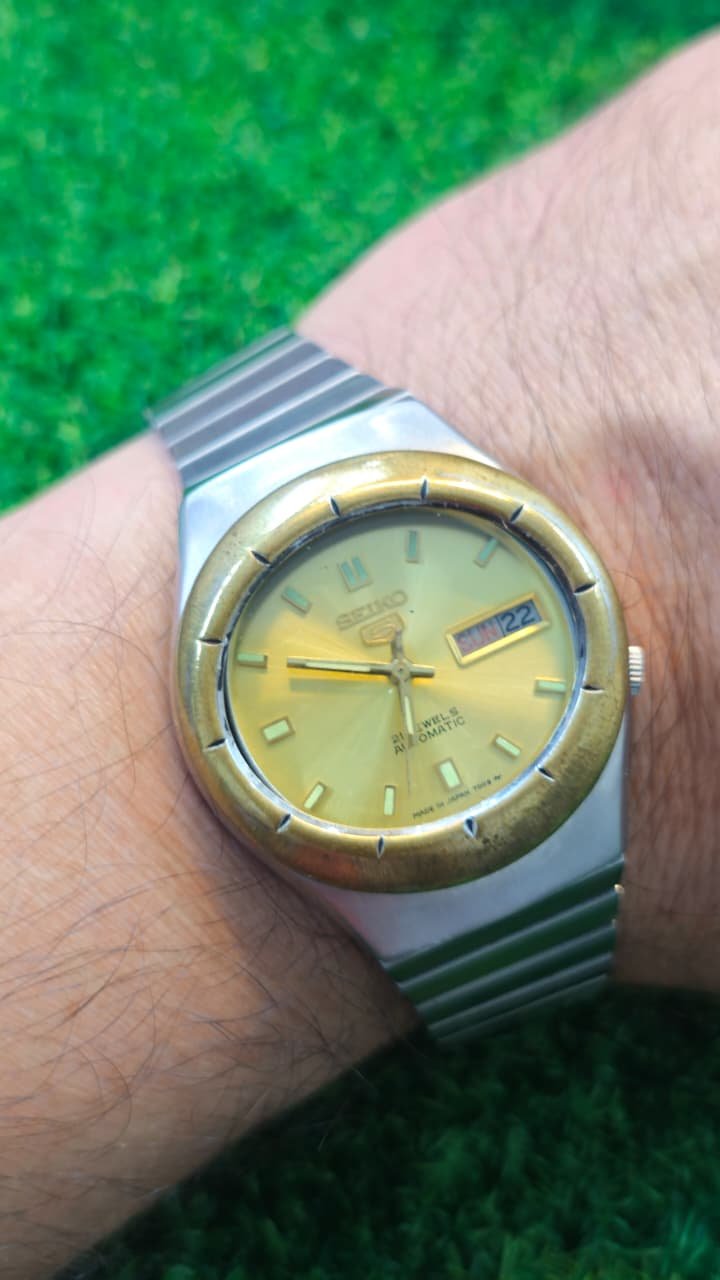 WhatsApp Image 2026-01-21 at 2.10.12 PM (2) 1970s Seiko 5 Automatic 7009 caliber 21-jewels Eye-Shape japan made watch for Men's (Used) - Image 2