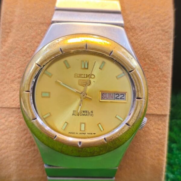 1970s Seiko 5 Automatic 7009 caliber 21-jewels Eye-Shape japan made watch for Men's (Used)