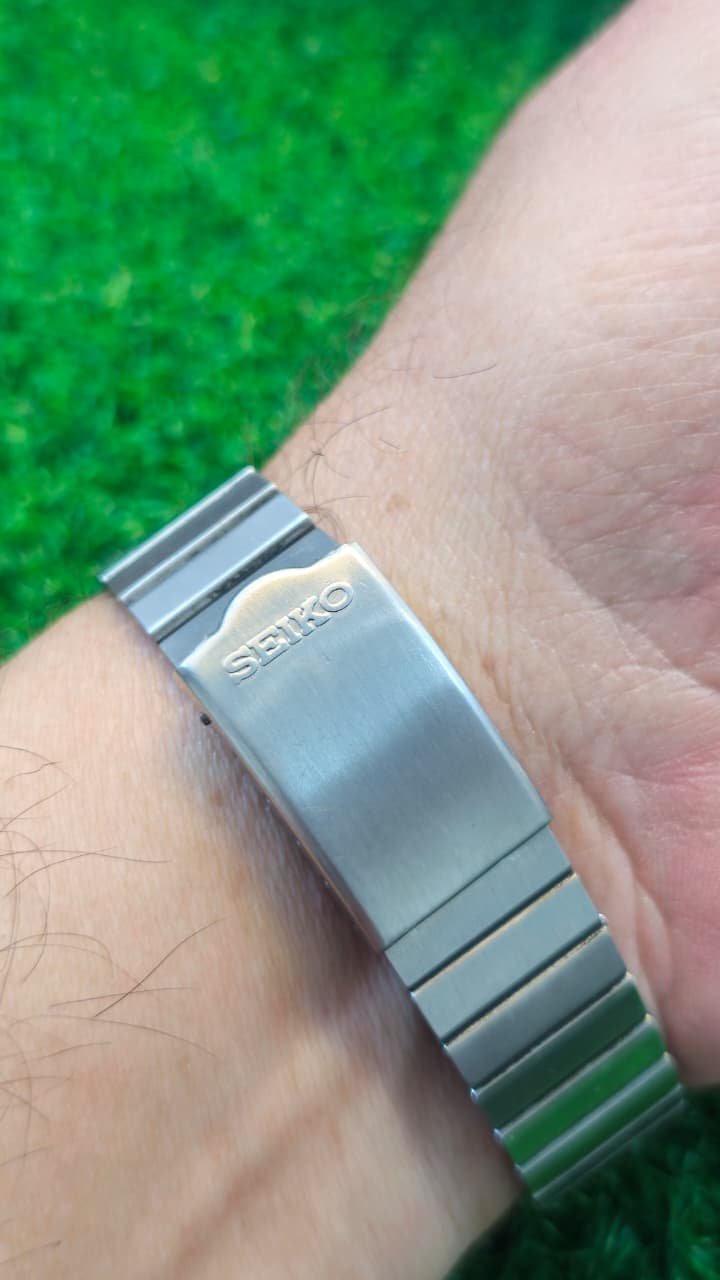 WhatsApp Image 2026-01-21 at 2.10.13 PM 1970s Seiko 5 Automatic 7009 caliber 21-jewels Eye-Shape japan made watch for Men's (Used) - Image 3