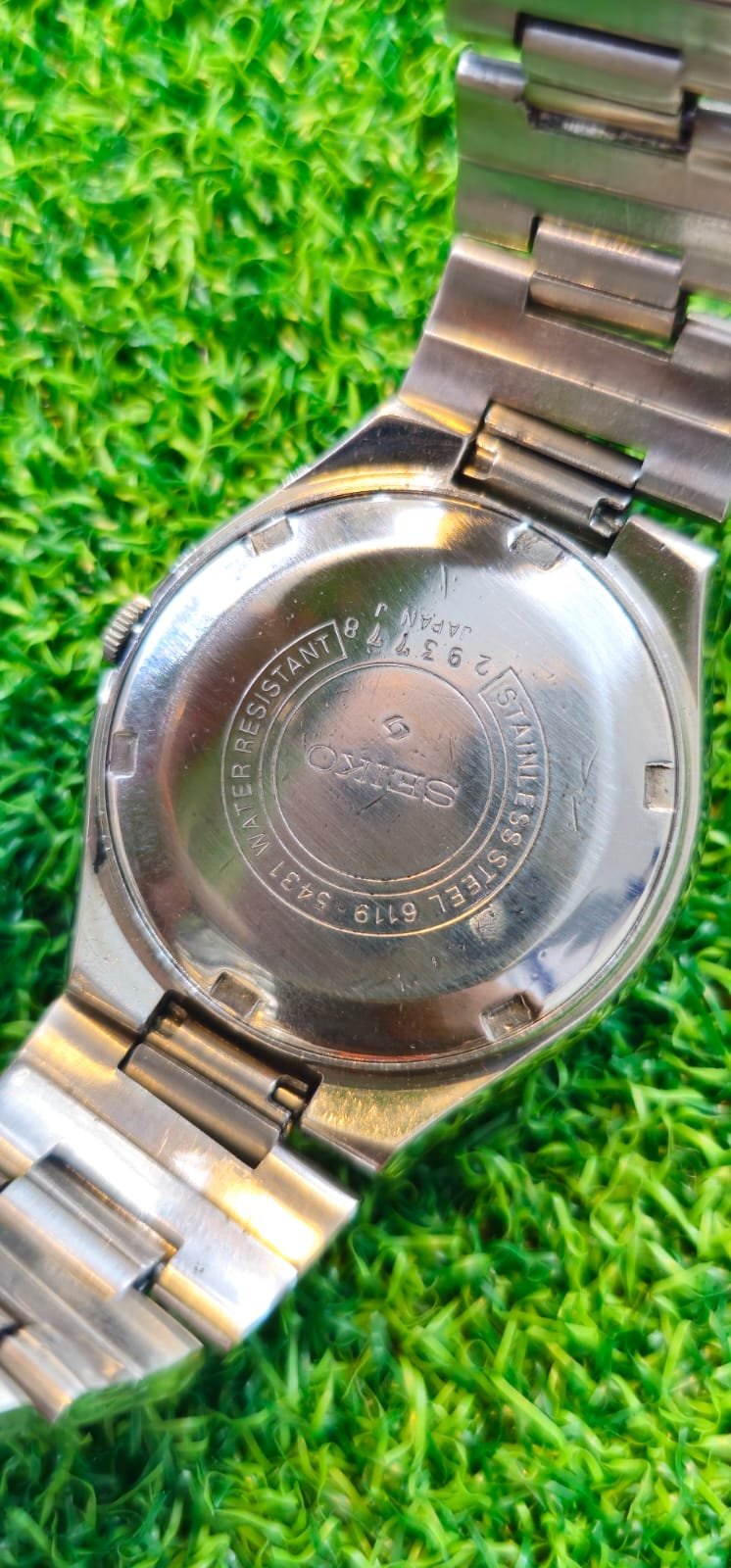 WhatsApp Image 2026-01-21 at 9.30.23 AM (1) Vintage & Rare 1970s Seiko 5 Automatic 6119 caliber 21-jewels TV dial japan made Men's watch (Used) - Image 4